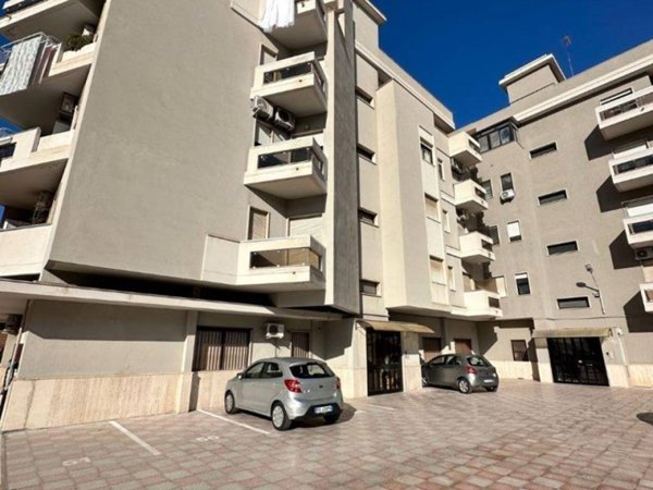 appartamento in affitto a Taranto in zona Tre Carrare-Battisti