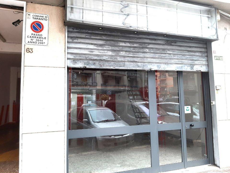 negozio in affitto a Taranto in zona Italia-Montegranaro