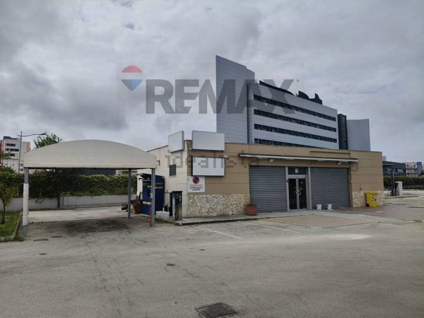 negozio in affitto a Taranto in zona Solito-Corvisea