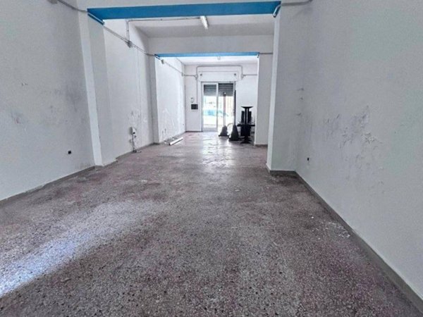 negozio in affitto a Taranto in zona Tre Carrare-Battisti