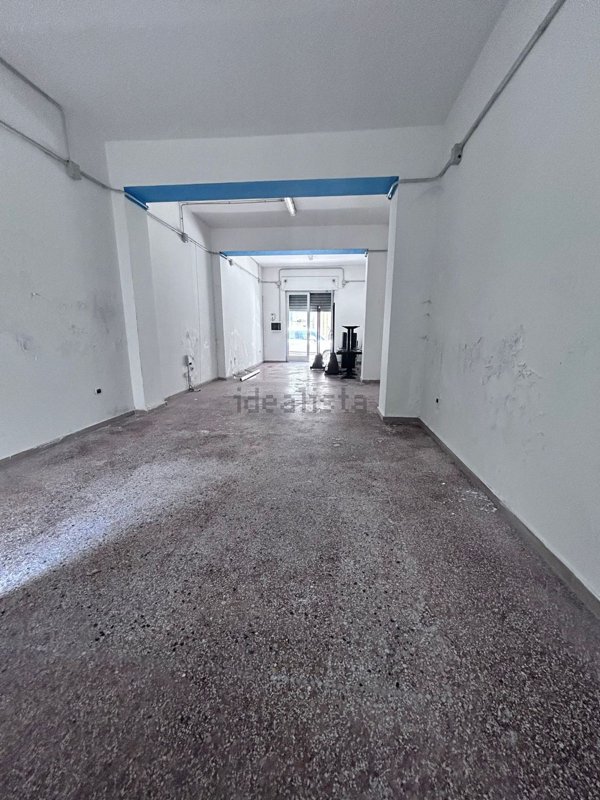 locale commerciale in affitto a Taranto in zona Tre Carrare-Battisti