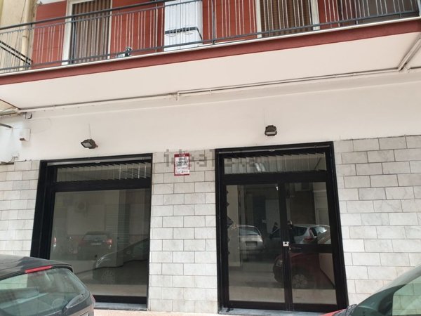 negozio in affitto a Taranto in zona Italia-Montegranaro