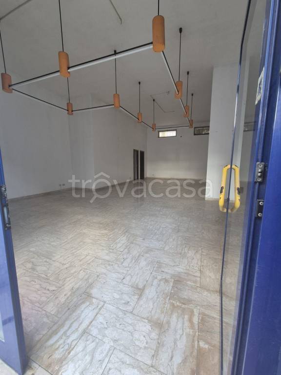 negozio in affitto a Taranto in zona Borgo