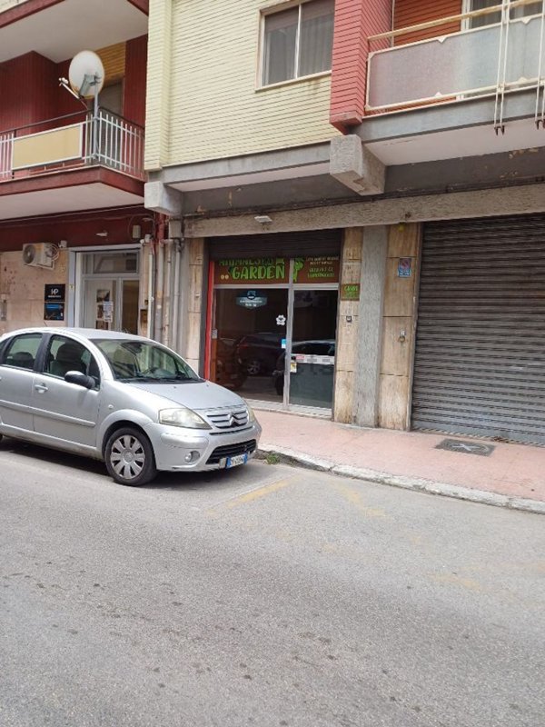 locale commerciale in affitto a Taranto