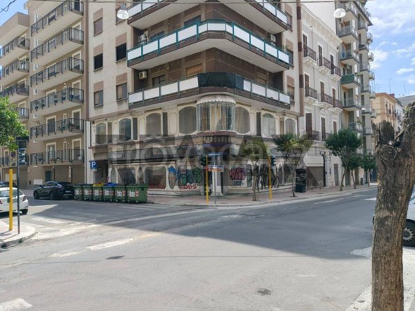 negozio in affitto a Taranto in zona Borgo