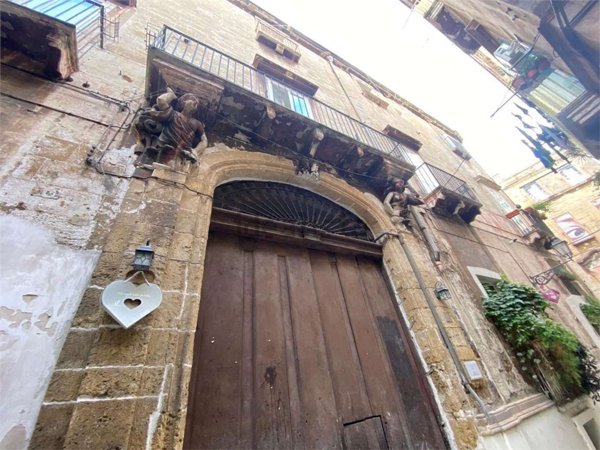 appartamento in affitto a Taranto in zona Borgo Antico