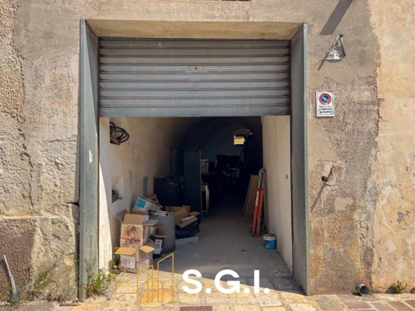 locale commerciale in affitto a Taranto in zona Tamburi-Croce