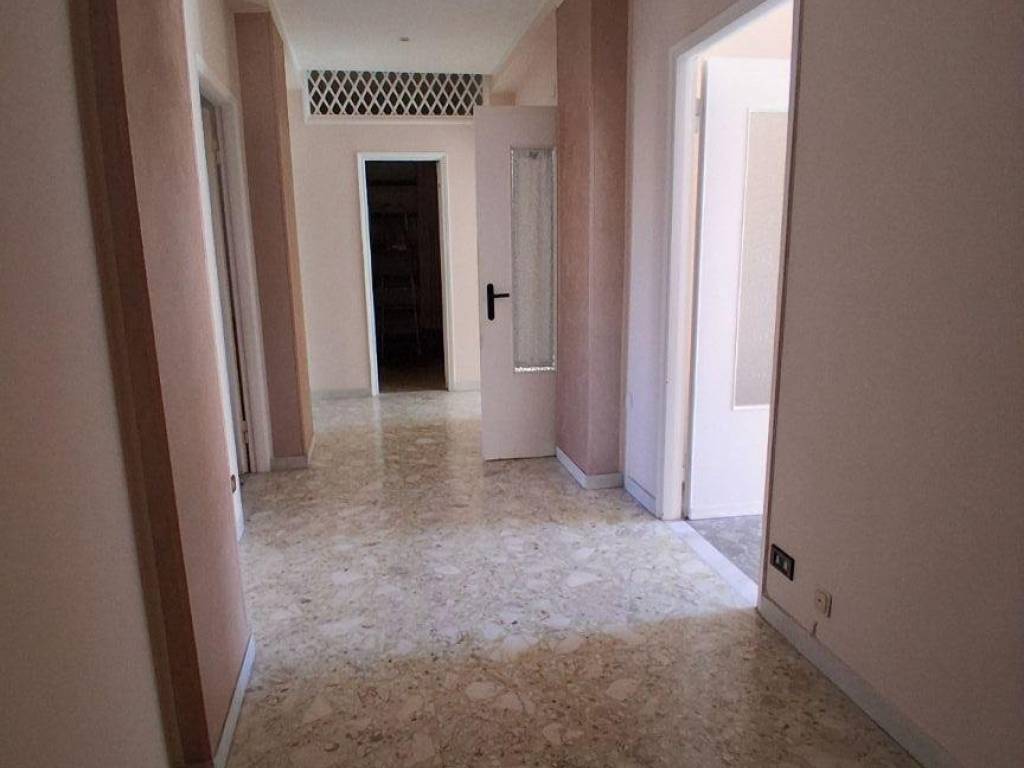 appartamento in affitto a Taranto in zona Italia-Montegranaro