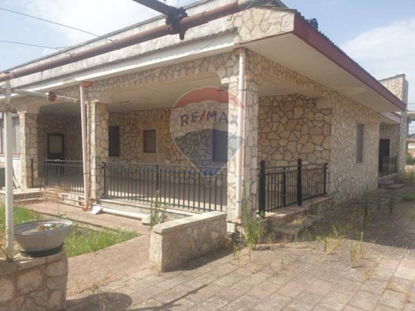 casa indipendente in affitto a Statte