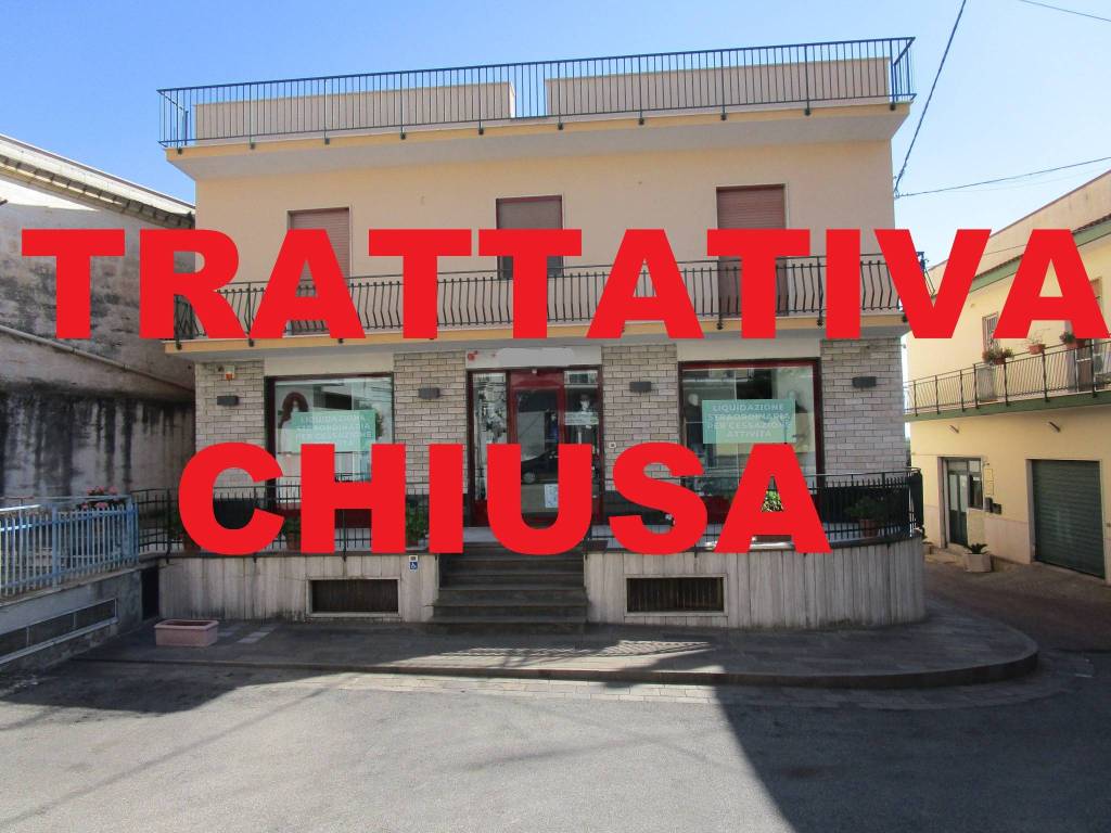 negozio in affitto a Statte