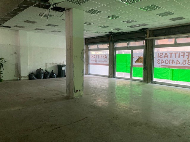 negozio in affitto a Brindisi in zona Commenda