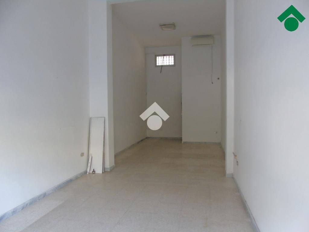 negozio in affitto a Brindisi in zona Sant'Angelo