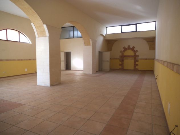locale commerciale in affitto a Brindisi in zona Centro Città