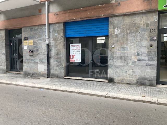 negozio in affitto a Brindisi in zona Bozzano