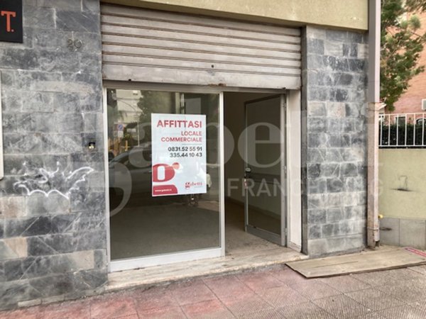 negozio in affitto a Brindisi