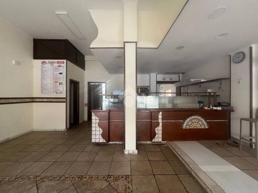 negozio in affitto a Brindisi in zona Commenda