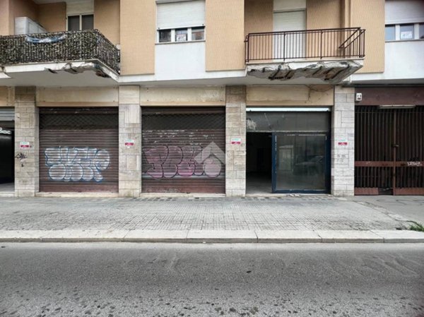 negozio in affitto a Brindisi in zona Commenda