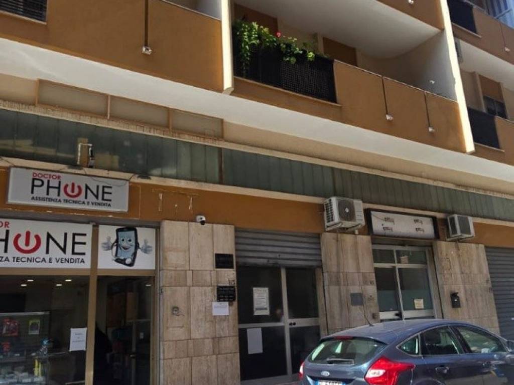ufficio in affitto a Brindisi in zona Commenda