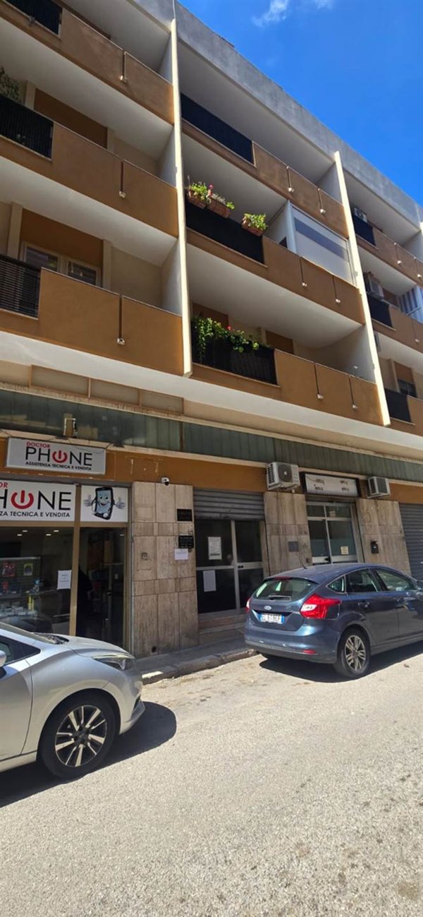 ufficio in affitto a Brindisi in zona Commenda