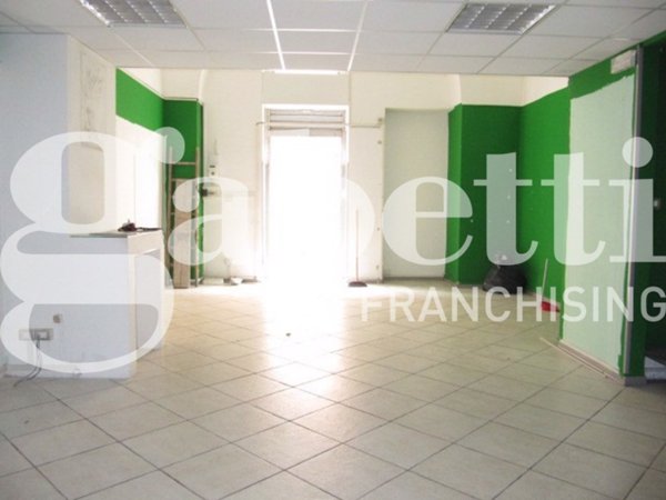 negozio in affitto a Brindisi in zona Centro Città