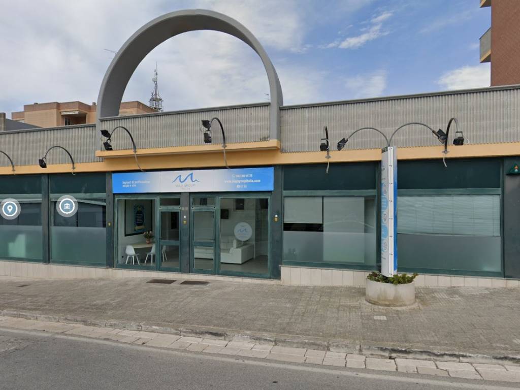 negozio in affitto a Brindisi in zona Perrino