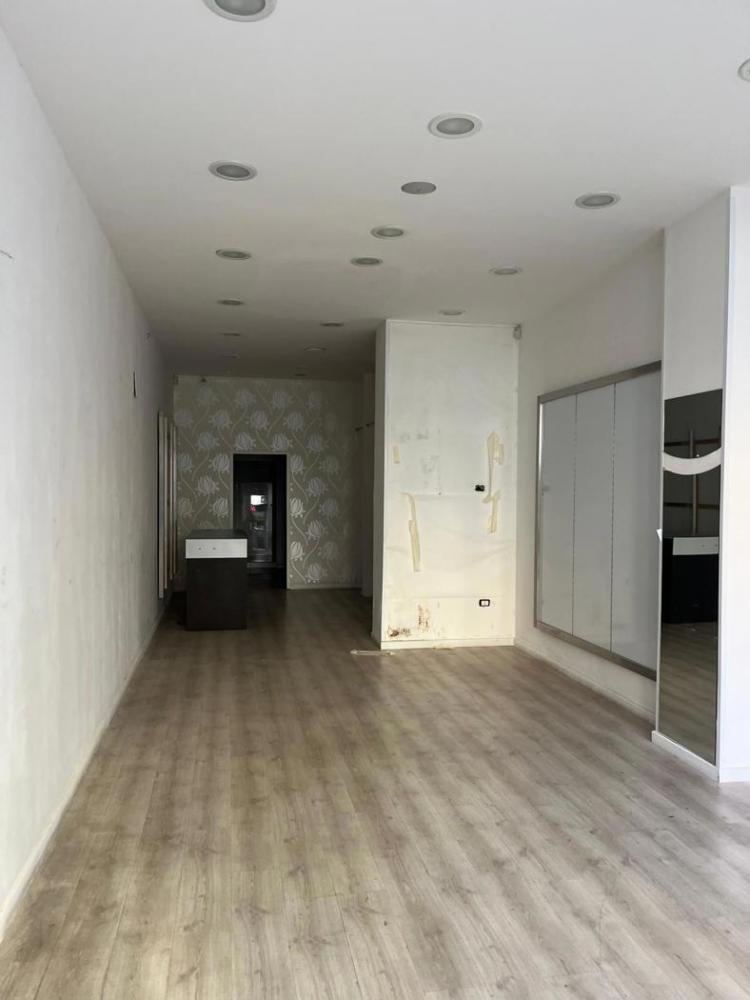 negozio in affitto a Brindisi in zona Centro Città