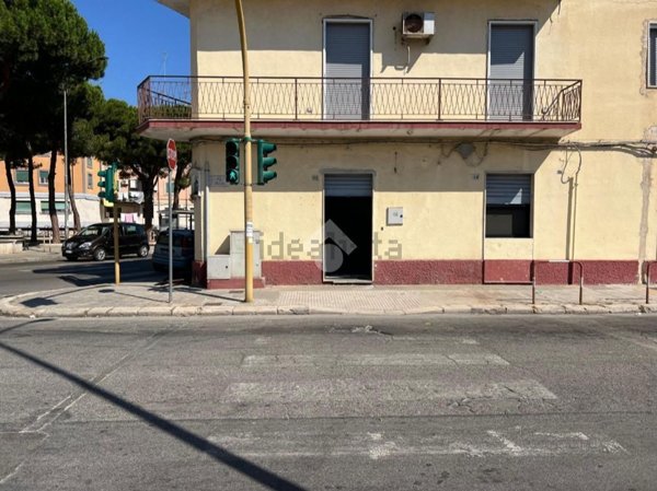 locale commerciale in affitto a Brindisi in zona Commenda