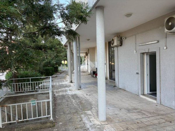 locale commerciale in affitto a Brindisi in zona Bozzano