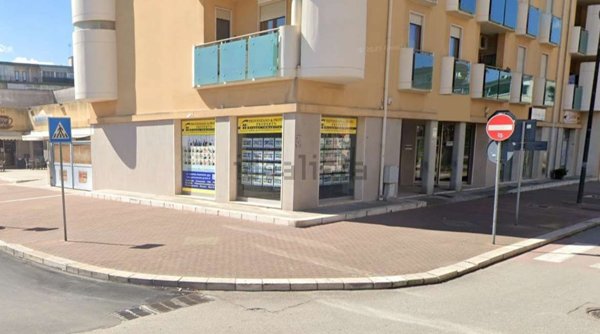locale commerciale in affitto a Brindisi in zona Commenda