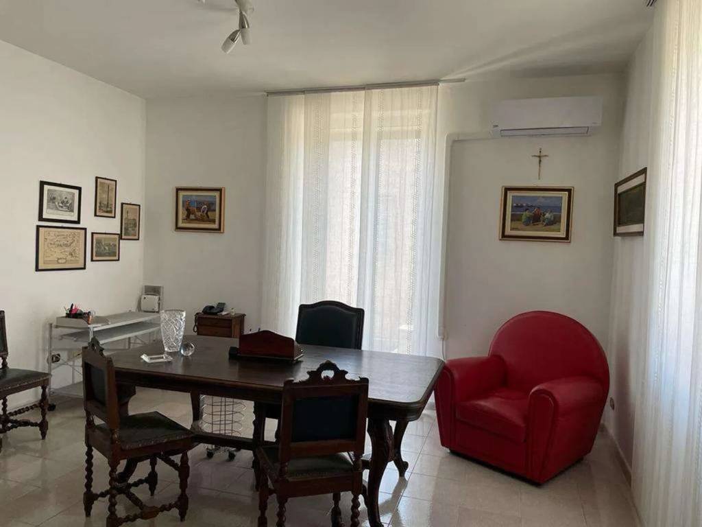 ufficio in affitto a Brindisi in zona Commenda