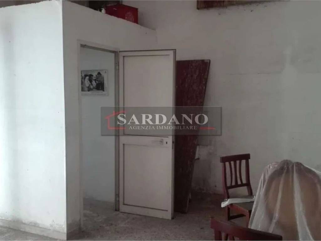 negozio in affitto a Brindisi in zona Centro Città
