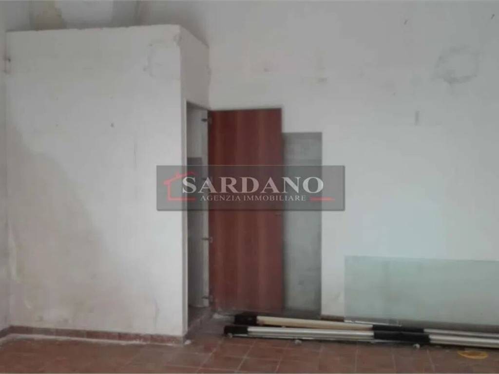 negozio in affitto a Brindisi in zona Centro Città