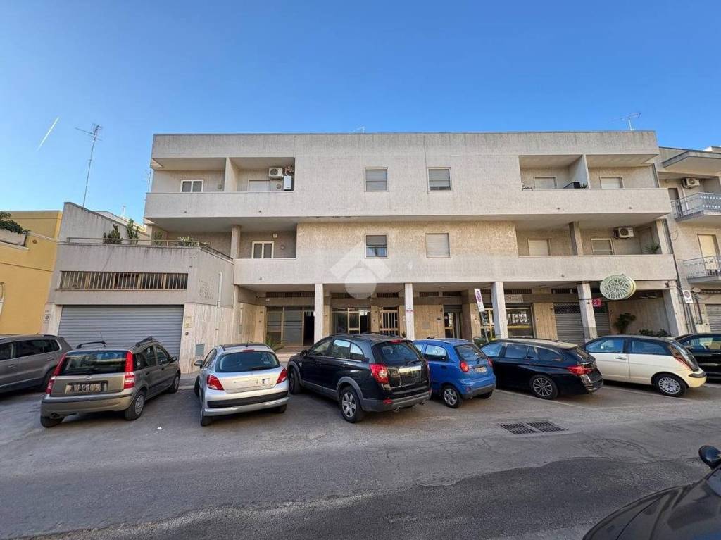 locale commerciale in affitto a Brindisi in zona Cappuccini