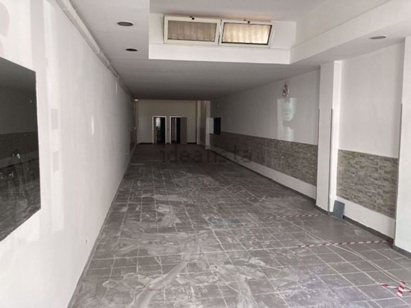 locale commerciale in affitto a Brindisi