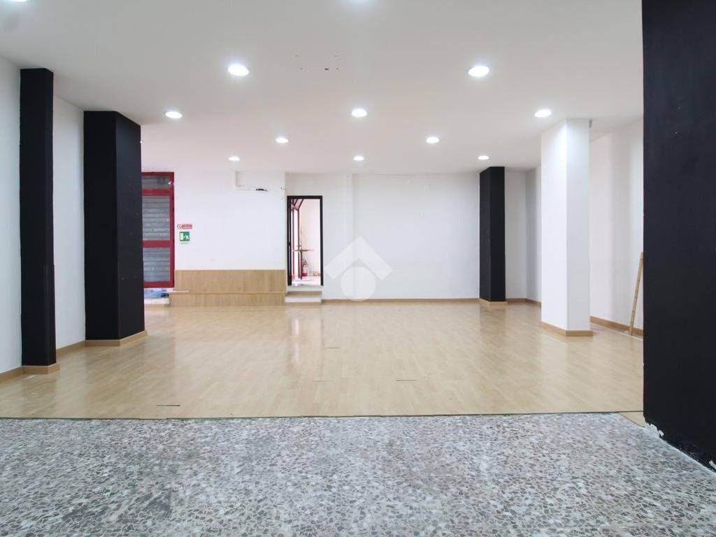 locale commerciale in affitto a Brindisi in zona Cappuccini