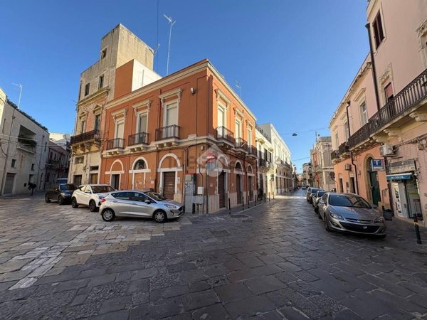 locale commerciale in affitto a Brindisi in zona Centro Città