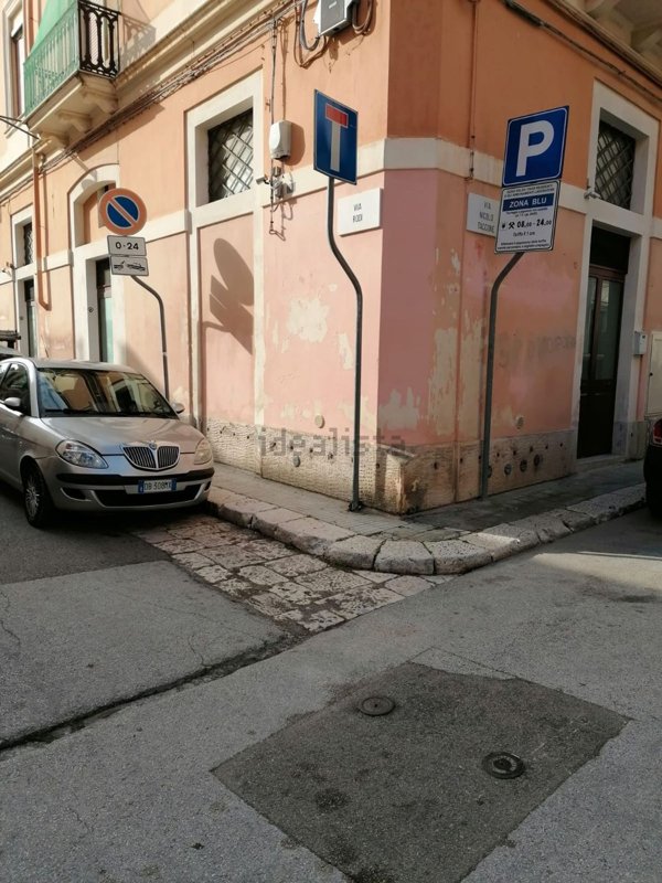 locale commerciale in affitto a Brindisi