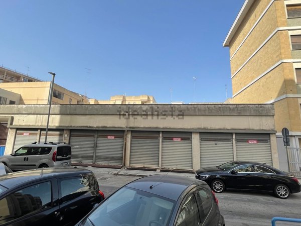 locale commerciale in affitto a Brindisi in zona Cappuccini