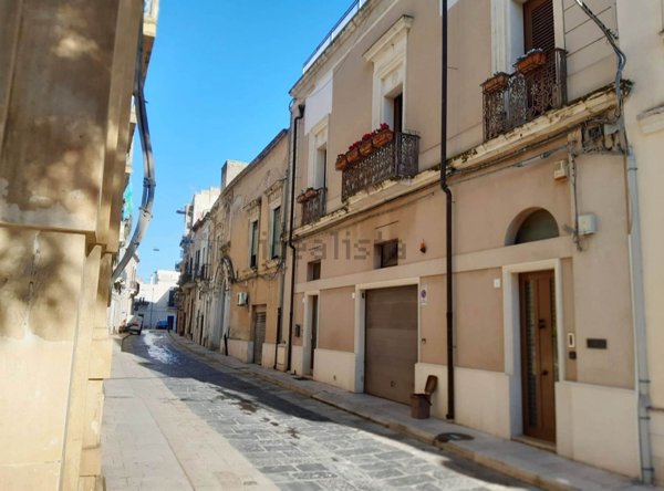 locale commerciale in affitto a Brindisi in zona Centro Città