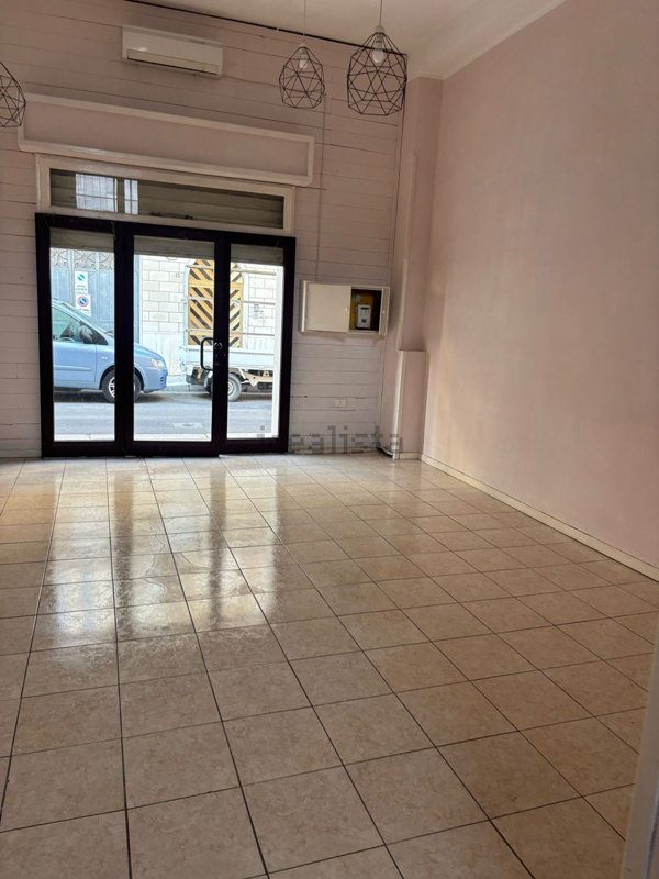 locale commerciale in affitto a Brindisi in zona Commenda