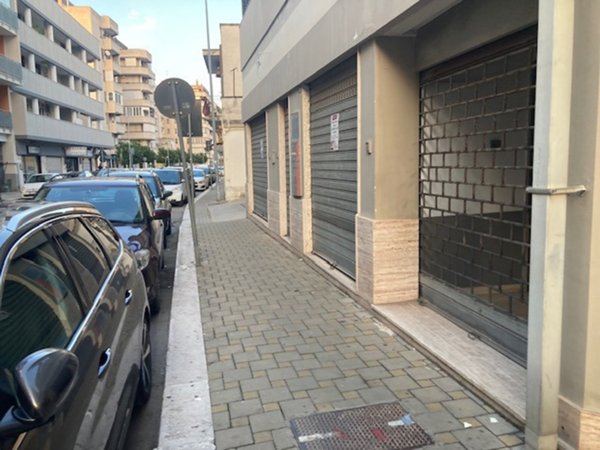 negozio in affitto a Brindisi in zona Cappuccini