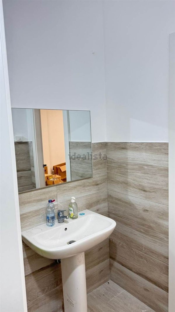 negozio in affitto a Brindisi in zona Commenda