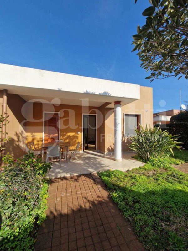 casa indipendente in affitto a Brindisi in zona Minnuta