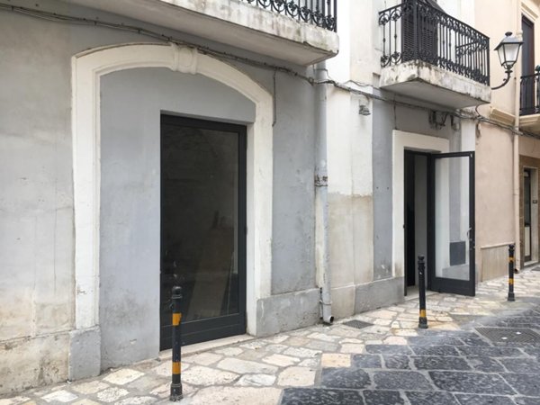 locale commerciale in affitto a Brindisi in zona Centro Città