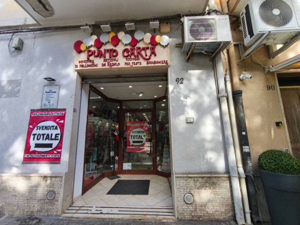 negozio in affitto a Brindisi in zona Commenda