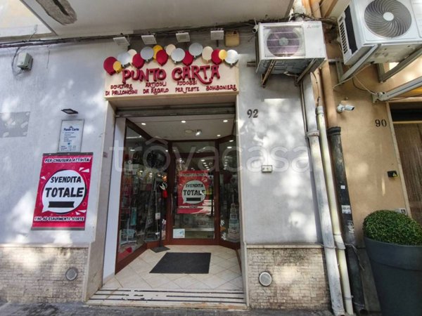 negozio in affitto a Brindisi in zona Commenda