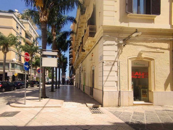 locale commerciale in affitto a Brindisi