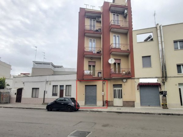 locale commerciale in affitto a Brindisi in zona Commenda