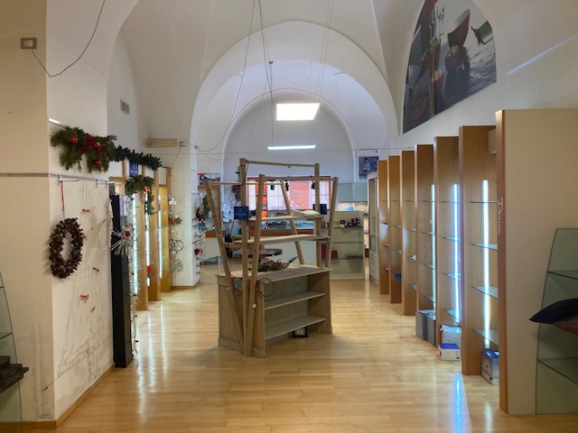 negozio in affitto a Brindisi in zona Centro Città