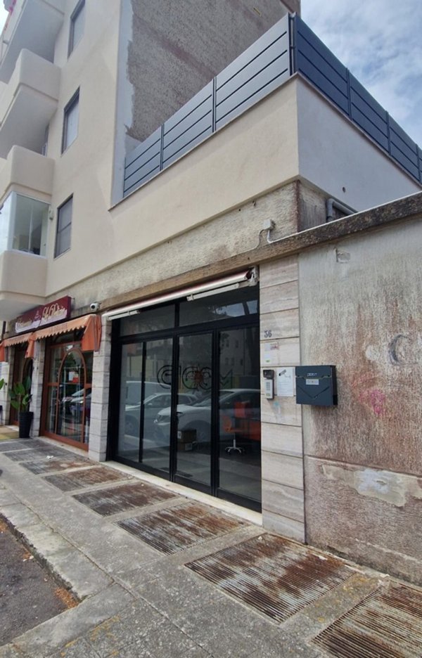 negozio in affitto a Brindisi in zona Sant'Elia